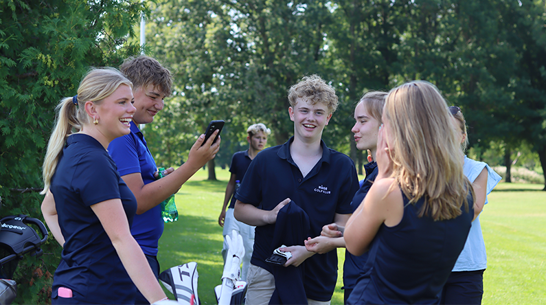 Unge golfspillere