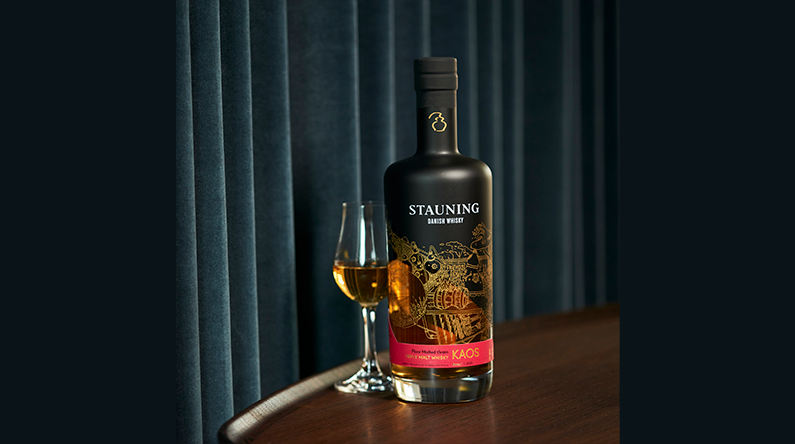 Stauning whisky flaske